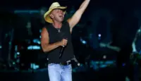Kenny Chesney performs onstage at the Runaway Country Music Fest at Osceola Heritage Park on March 19^ 2016 in Kissimmee^ Florida.