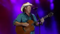 Tracy Lawrence performs at the CountryFlo Music and Camping Festival on November 4^ 2016 in Lake Wales^ Florida.