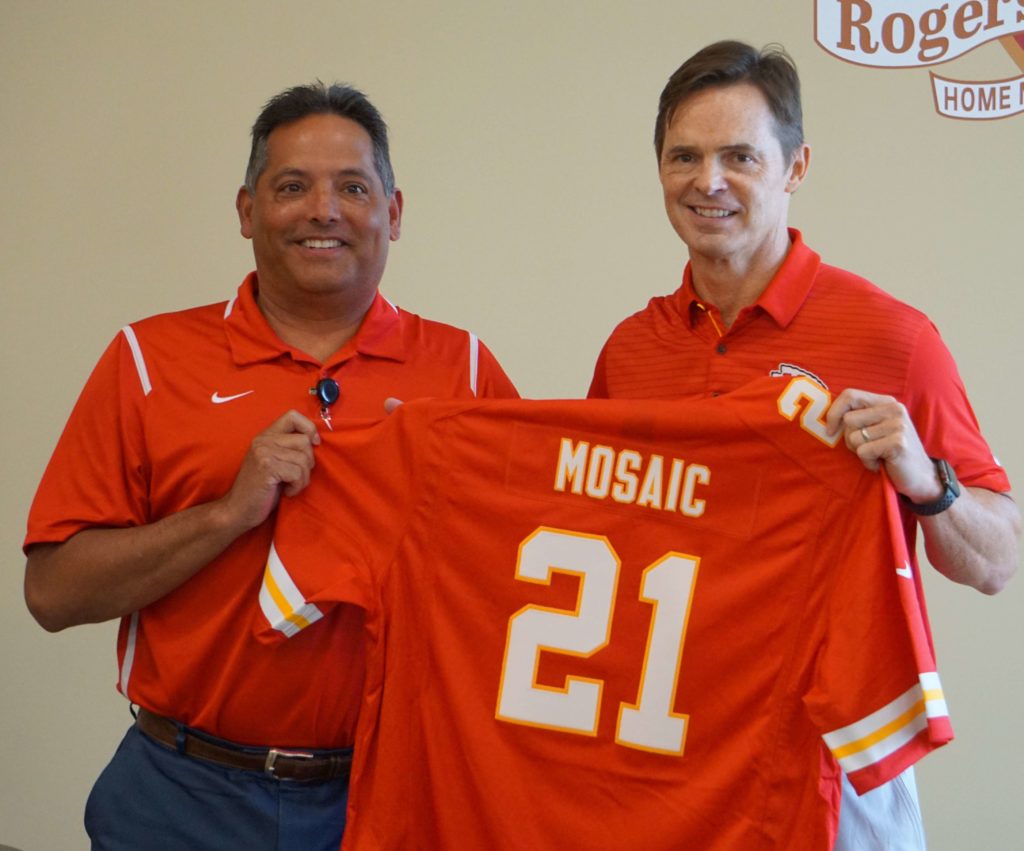 Chiefs, Mosaic celebrate training camp's return to St. Joseph - Vimarsana News