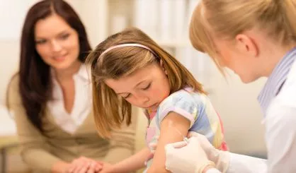 child-vaccination-pediatrician-apply-injection