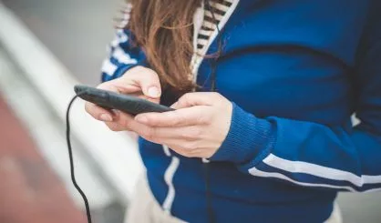close-up-of-woman-hands-using-smart-phone