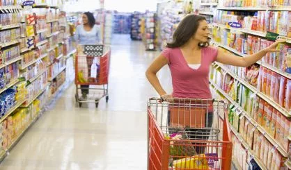 women-grocery-shopping