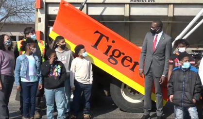 Lieutenant Governor Visits Benton Harbor School - Vimarsana News