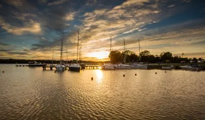 yachtboats-in-ports-at-evening