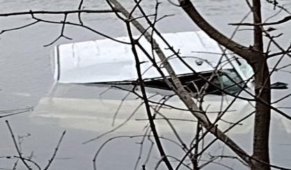 Woman Injured When Vehicle Overturns Into Pond - Vimarsana News