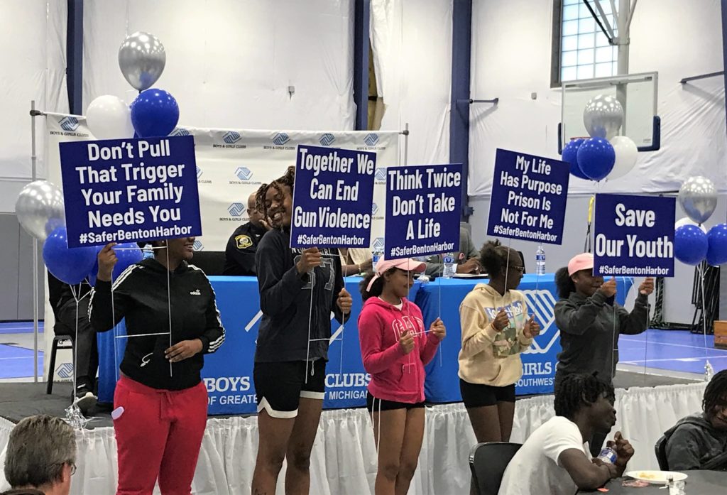 'See something, say something': Local leaders, teens participate in gun violence summit - Vimarsana News