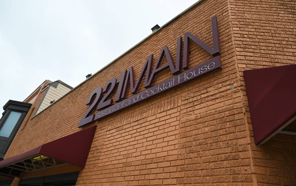 Celebrating 10 Years: 221 Main owners to open breakfast restaurant - Vimarsana News