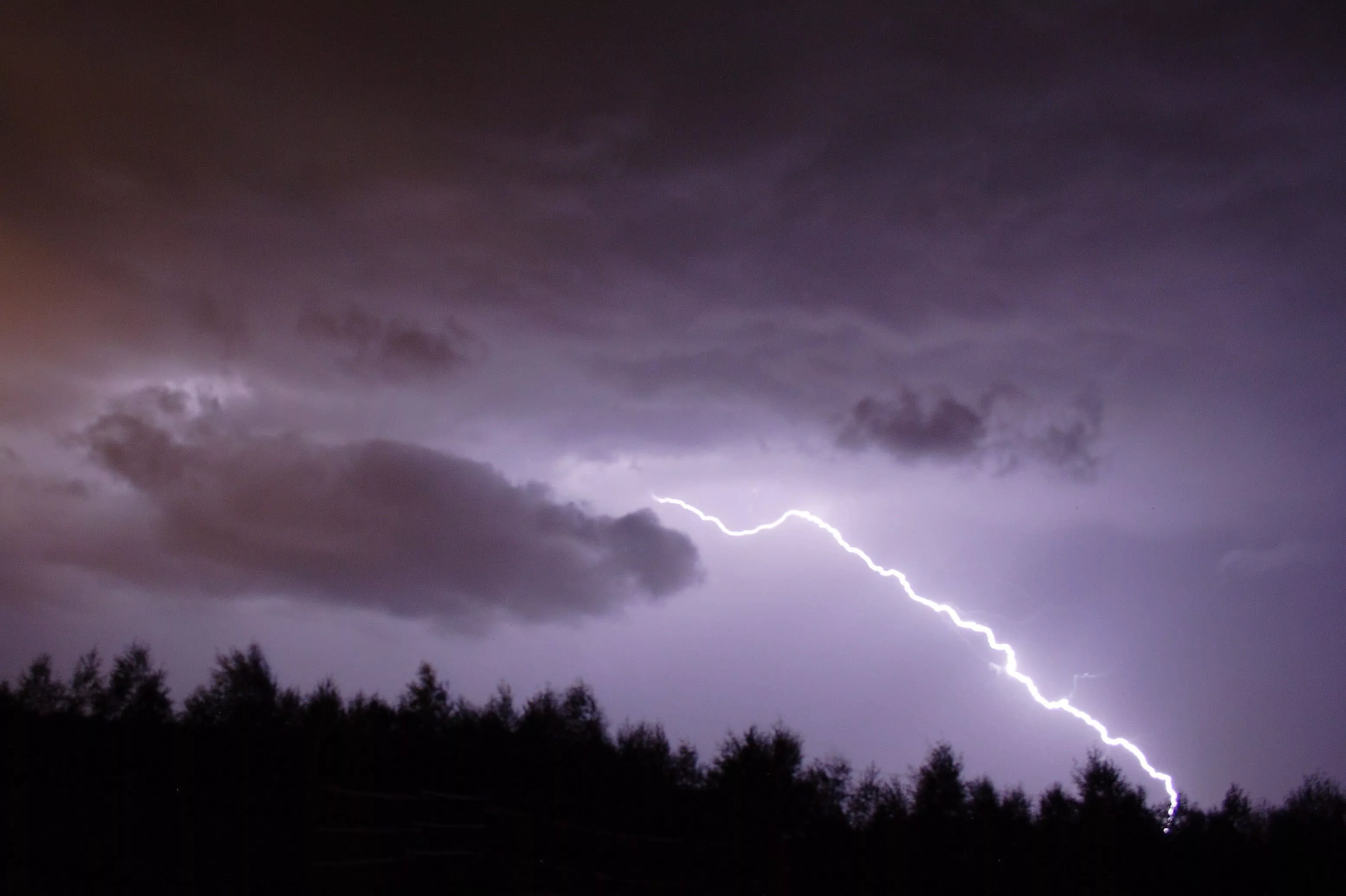 night-sky-with-lightning-2