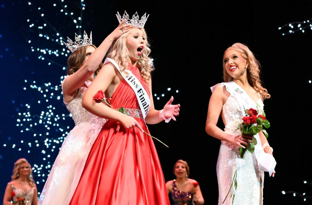 Lauren Vegter crowned 2023 Miss Blossomtime – with video and photo ...