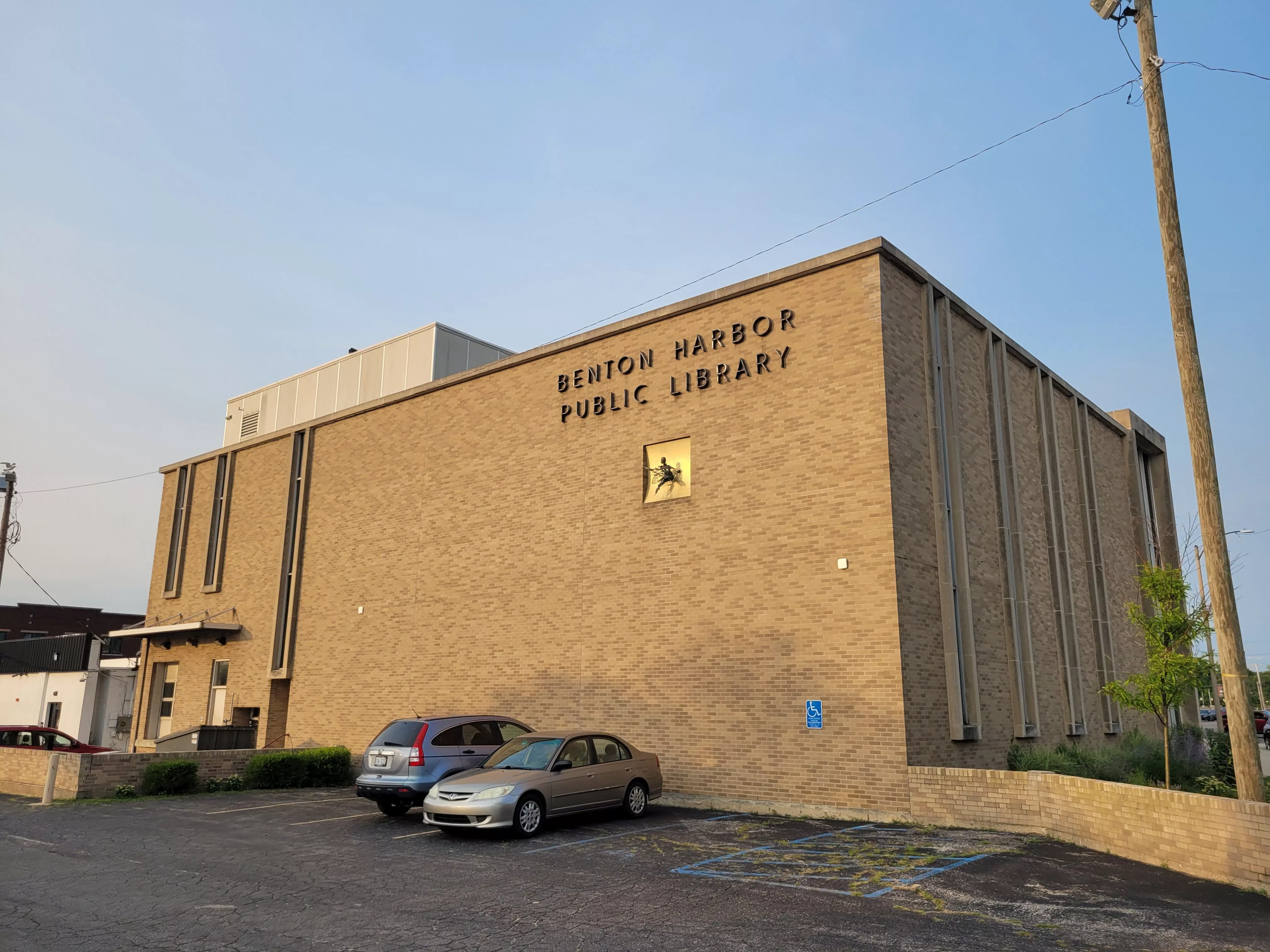 benton-harbor-library-2