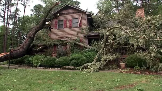 severe-thunderstorms-north-carolina-abc-moe-003-230816_1692202253114_hpembed_11x6_992628725