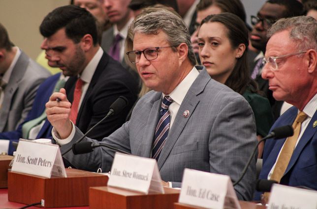 Huizenga confident Caribbean military strikes justified