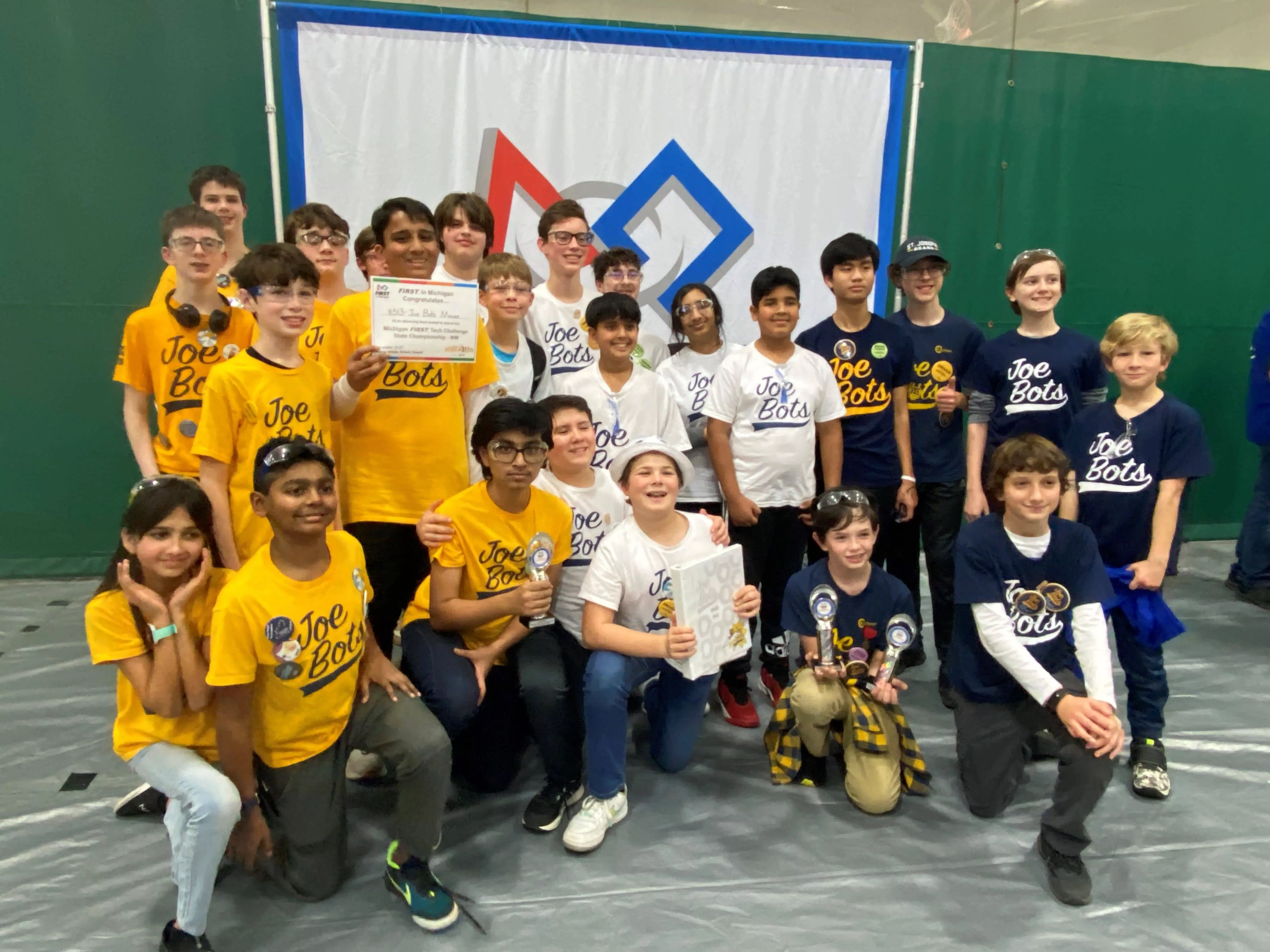 joebots-teams-at-coloma-qualifier