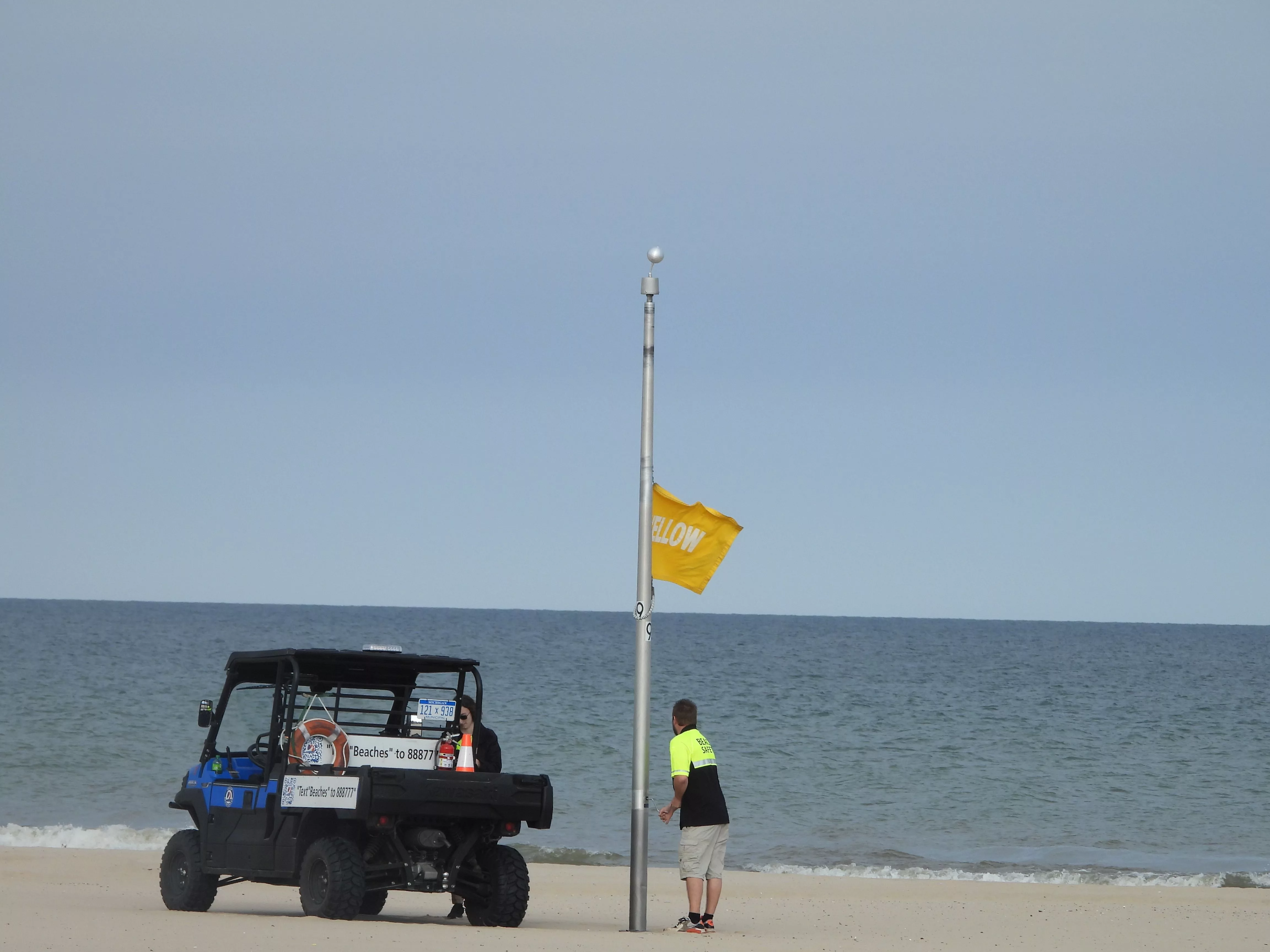 240515beachflags0020