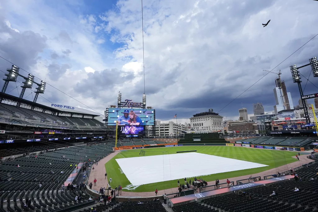 pirates-tigers-baseball-3