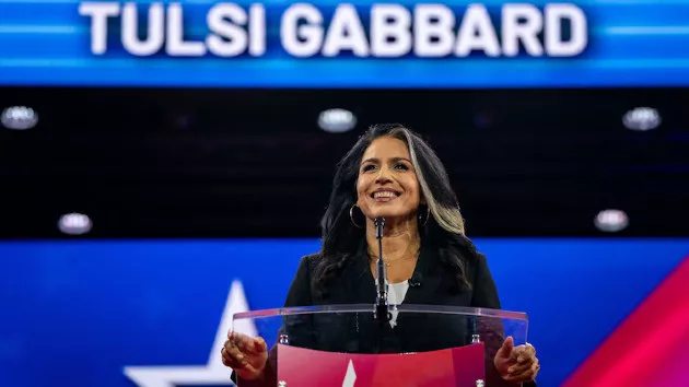 Sự chuyển đổi của Tulsi Gabbard từ đảng viên Dân chủ sang vai trò nổi bật trong nhóm vận động tranh cử năm 2024 của Trump | Tin tức/Trao đổi/Thể thao 94.9 WSJM