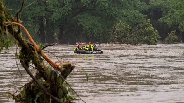 getty_texasrescue_070725716282