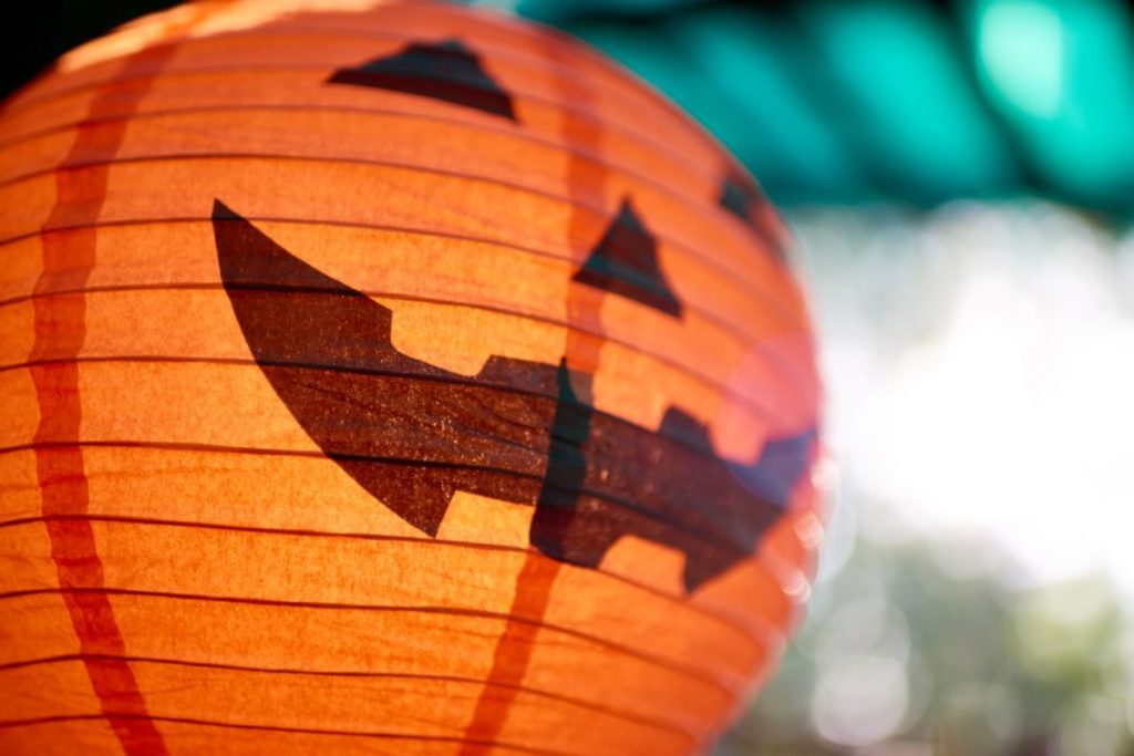 Present Pillars to host trunk or treat