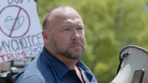 getty_alexjones_101425561291