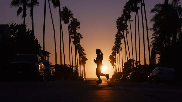 g_running_102725386344