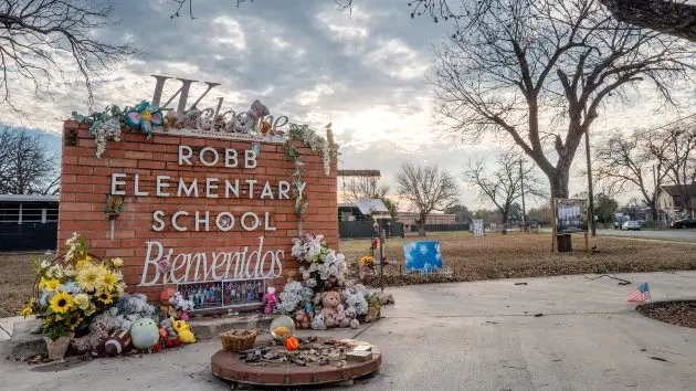 getty_uvalde_01222636842