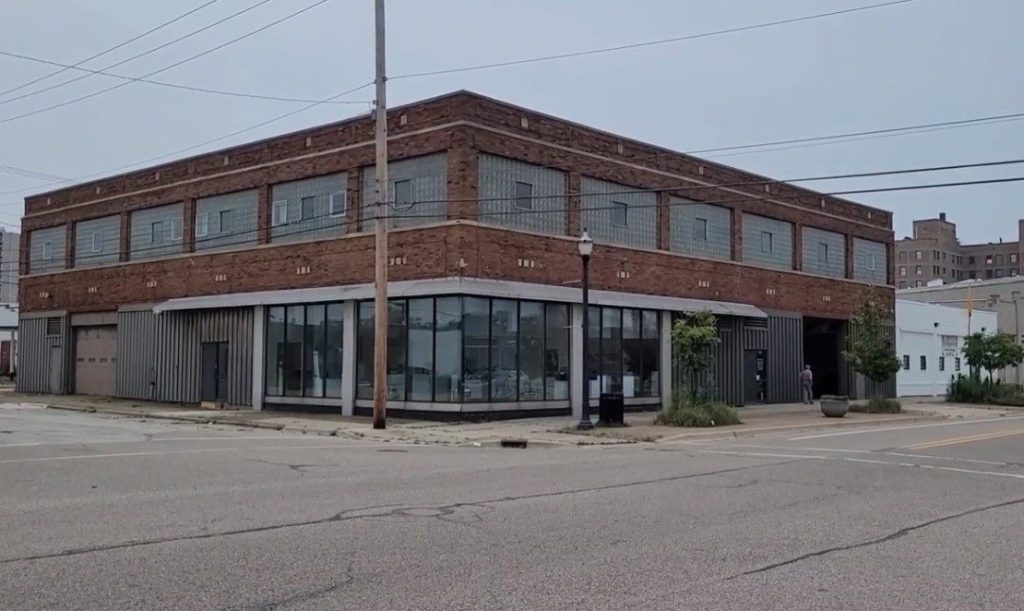 Krasl to reopen Richard Hunt Studio to the public November 7