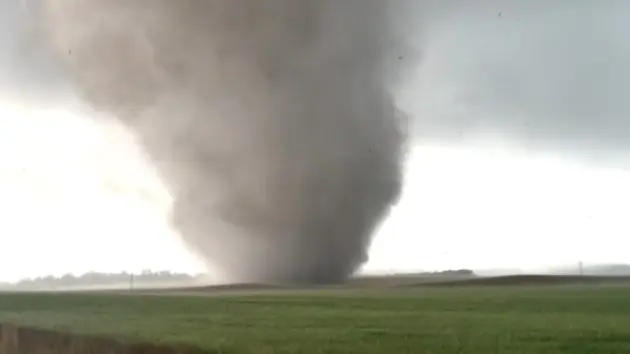 n_tornado-two-nebraska-hd-bh-260518_1779115559800_hpembed_20x1191014