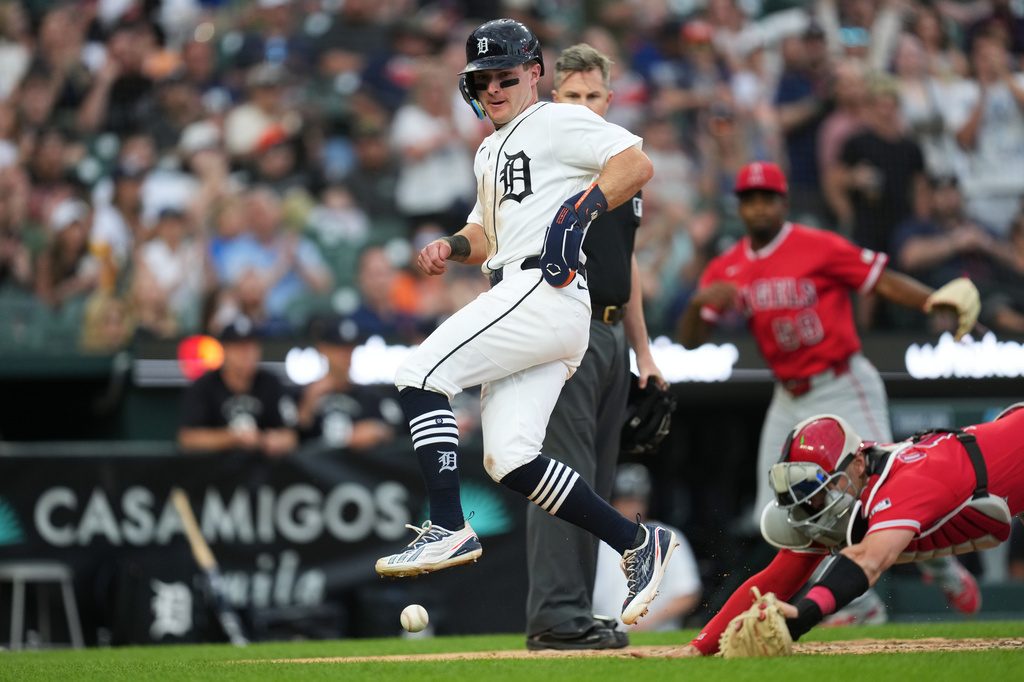 Thursday Sports – Tigers and Cubs snap long losing streaks