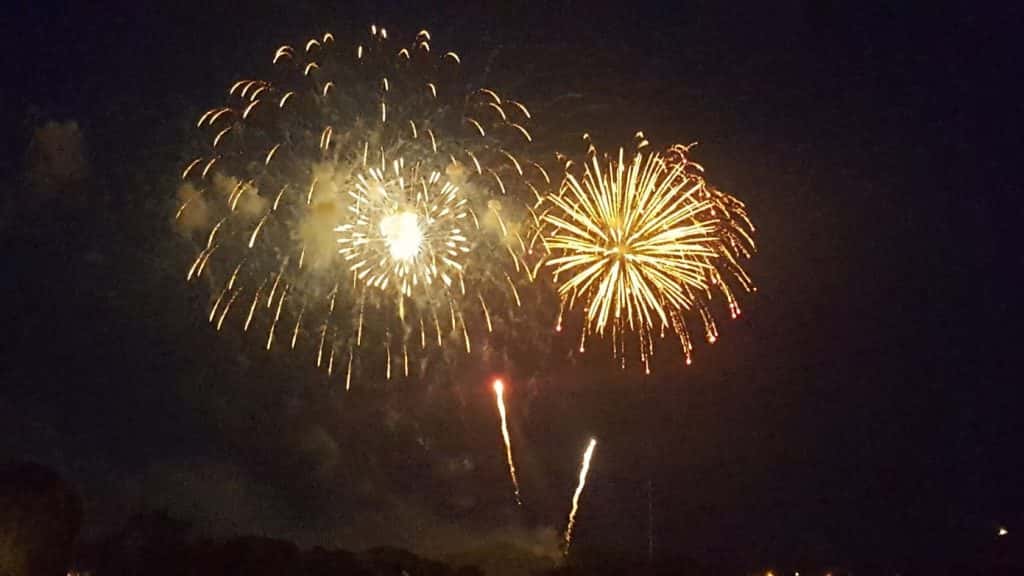 FIREWORKS IN THE LOWCOUNTRY Charleston, SC 105.5 The Bridge
