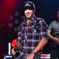Luke Bryan performs at Nissan Stadium during the 2017 CMA Festival on June 8^ 2017 in Nashville^ Tennessee.