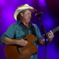 Tracy Lawrence performs at the CountryFlo Music and Camping Festival on November 4^ 2016 in Lake Wales^ Florida.