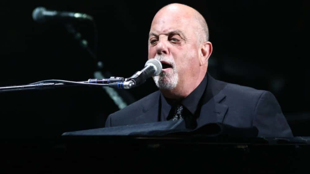 Billy Joel Duets With Paul Simon And Miley Cyrus At NYC Show | WHDQ