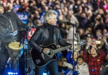 Jon Bon Jovi performs at an election eve rally for Hillary Clinton NOVEMBER 7^ 2016^ INDEPENDENCE HALL^