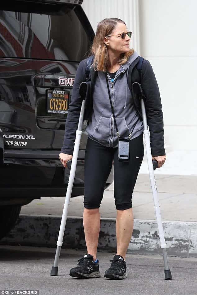Here's the Real Reason Jodie Foster Needed Crutches at the Oscars