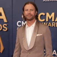 m_dierksbentleycmas2024carpet278677
