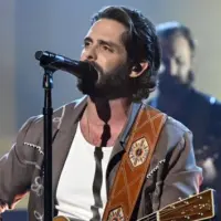 m_thomasrhetttonightshownbc2024755371