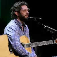 getty_thomasrhettsad_112625160252