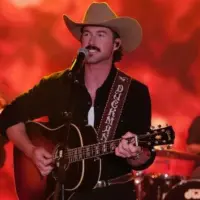 m_riley20green20disney20randy20holmes_050625982485