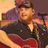 m_lukecombsnye2025cbs415650