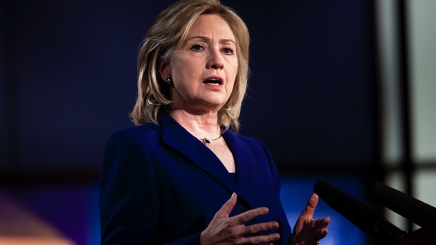 Hillary Clinton Meets Privately with 'Black Lives Matter' Protesters ...