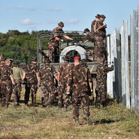 getty_hungariansoldiers_092115