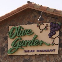 Olive Garden Allegedly Refuses To Serve Police Officer For