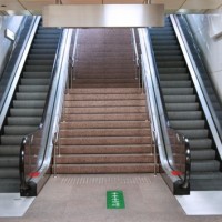gety_040416_escalator