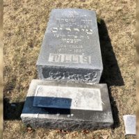toppled-tombstone-ht-jef-190320_hpembed_3x4_992