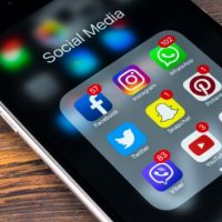 istock_51619_socialmedia