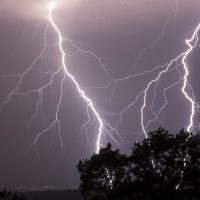 istock_070419_lightningsc