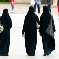 istock_9519_womenburka