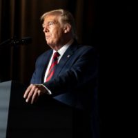wh_91119_trumppodium