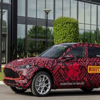 091419_astonmartin_dbx