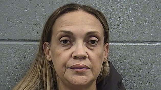 Chicago woman accused of trying to hire undercover cop to murder ...